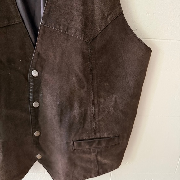 Vintage Western-Style Brown Suede Vest - Picture 2 of 9